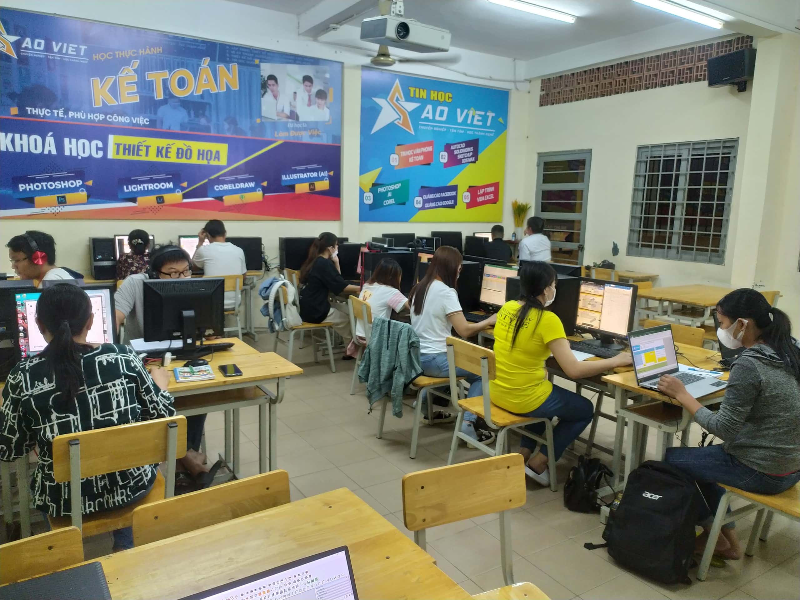 Phòng Học Tin Học Hướng Nghiệp