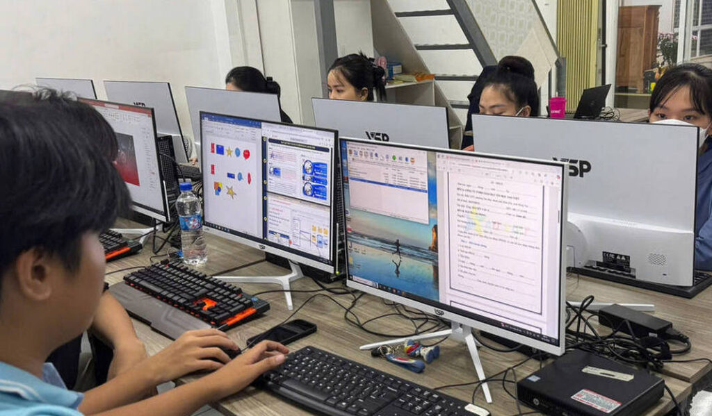 Đối Tượng Phù Hợp Với Khóa Học Chứng Chỉ AI Văn Phòng Là