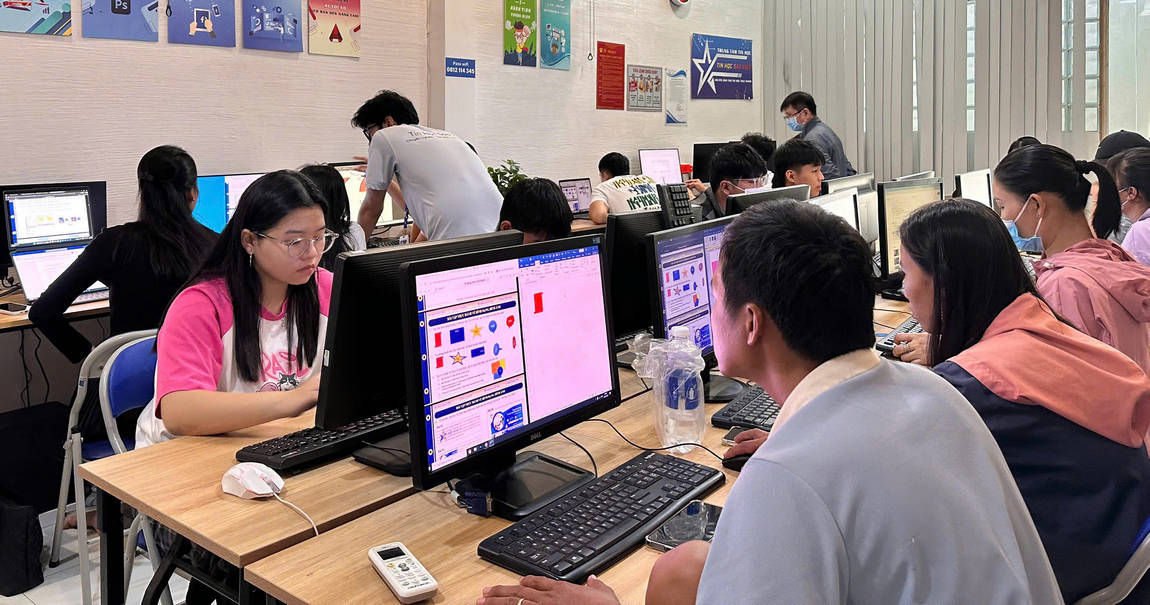 Giới Thiệu Khóa Học Chứng Chỉ AI Văn Phòng Tại Trung Tâm Tin Học Hướng Nghiệp
