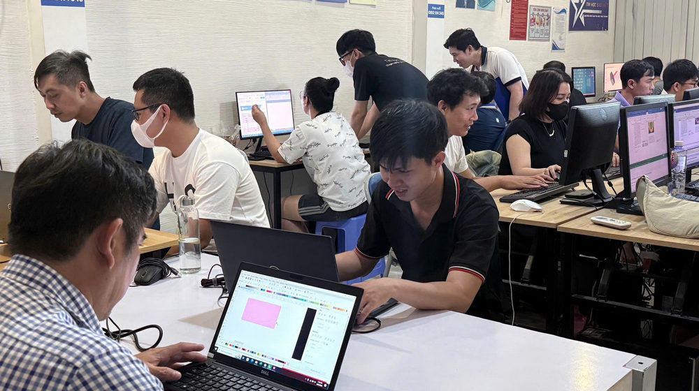 Giới Thiệu Về Khóa Học AI Dành Cho Người Mới Bắt Đầu Tại Trung Tâm Tin Học Hướng Nghiệp