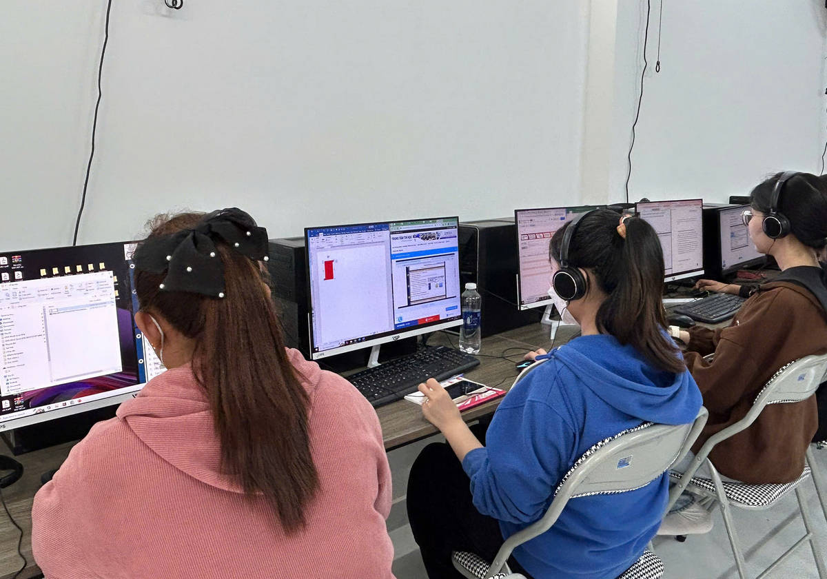 Top 3 Trung Tâm Đào Tạo Khóa Học AI Thực Chiến