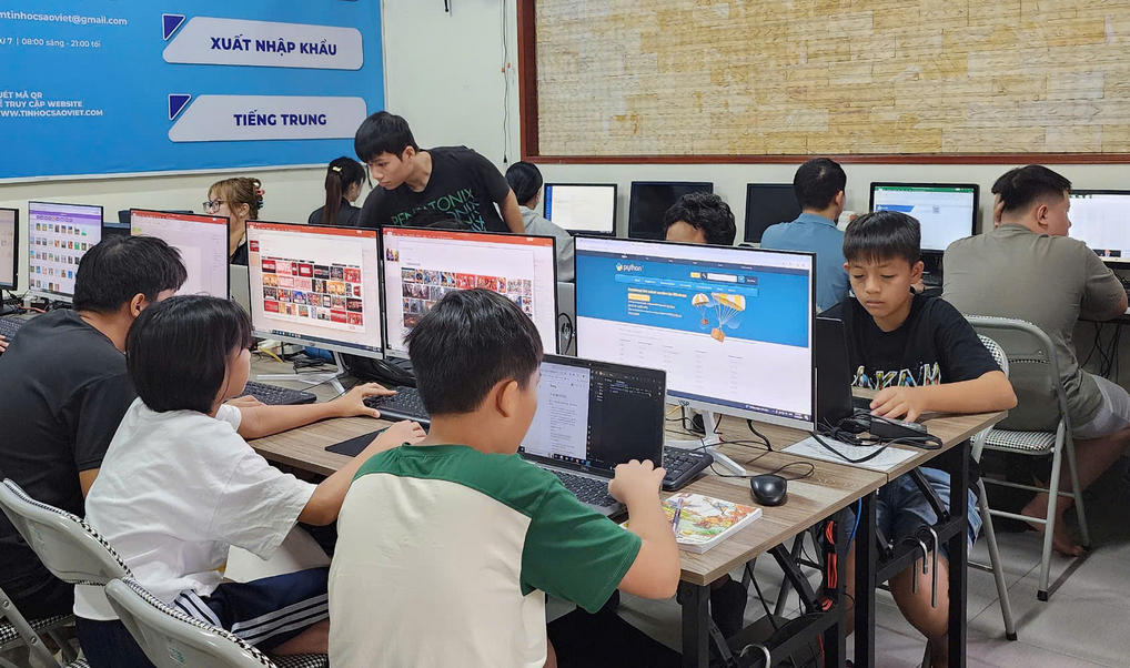 Khóa Học AI Miễn Phí Tại Tin Học Hướng Nghiệp